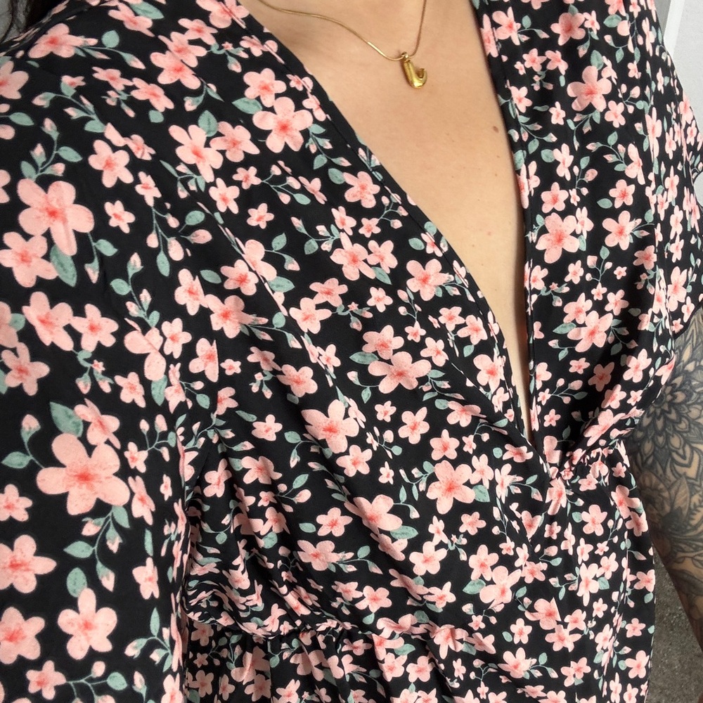 NWOT Floral Black and Pink Women's Dress - Picture 5 of 5